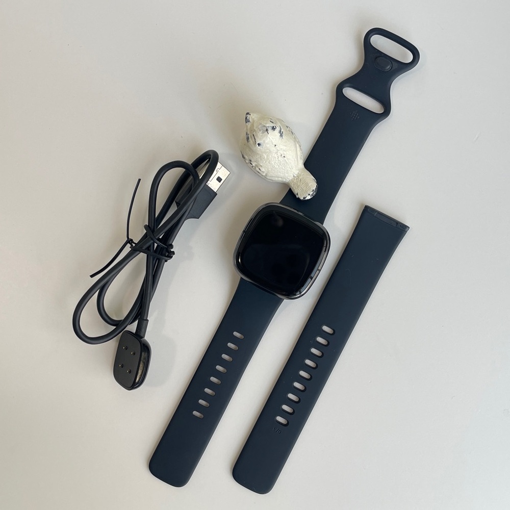 Fitbit Versa 3 Watch - Picture 9 of 14